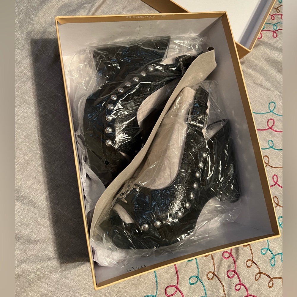 Michael Kors Charm Sling back